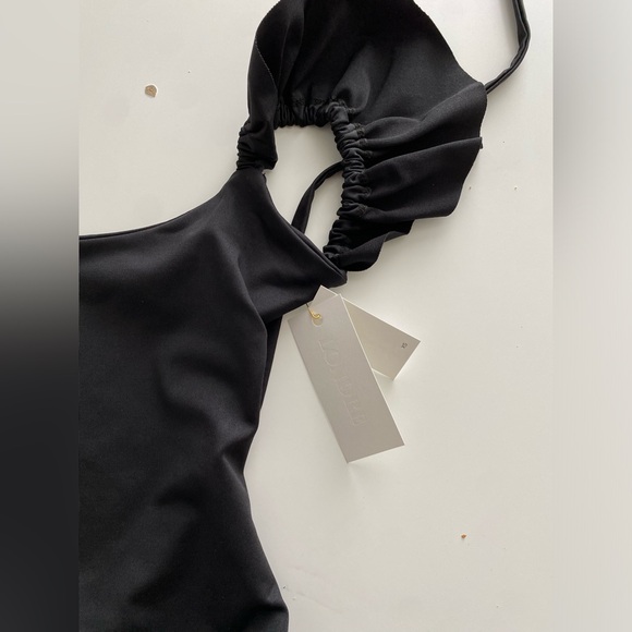 Londre ruffle shoulder one piece black - xs - Picture 5 of 5